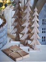 Arbres en bois sculptés - Décorations de Noël