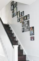 Escalier moderne noir et blanc