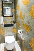 Papier peint décoratif dans petite salle de bain - WC