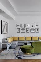 Canapé d'angle dans le salon moderne