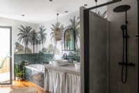 Salle de bain champêtre moderne avec cabine de douche en béton