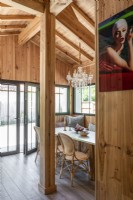 Salle à manger champêtre moderne en bois