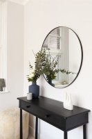 Table console noire moderne avec miroir