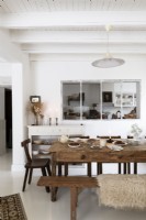 Table en bois peint en blanc pays salle à manger