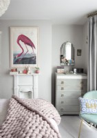 Peinture Flamingo sur le mur de la chambre moderne