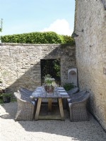 Table et chaises de jardin