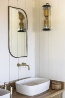 Lavabo et miroir de salle de bain Country - détail