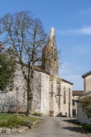 Extérieur de l'église en pierre
