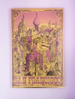 Dans le couloir, une rare affiche des années 1960, intitulée « San Francisco : la ville vivante », représente la vie sur Haight Street.