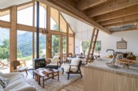 Maison de cabine moderne et ouverte avec vue panoramique